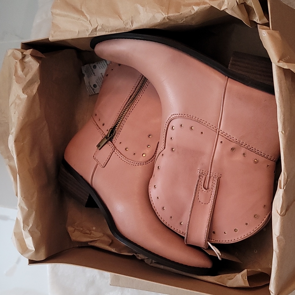 Lucky Brand Chantelx Western-Inspired Leather Bootie - Picture 3 of 10
